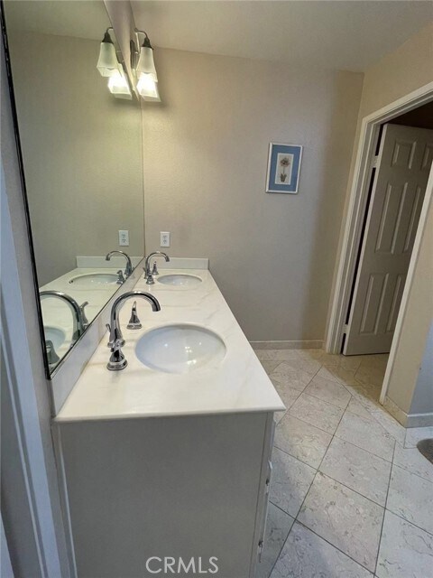 Building Photo - 13 Northgrove