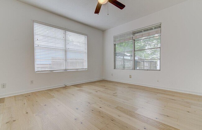 Building Photo - 1711 Brentwood St