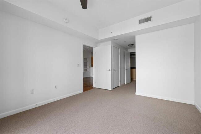 Building Photo - 54 Rainey St