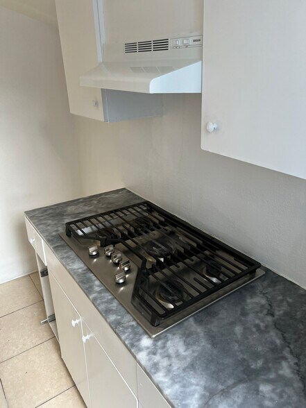 Building Photo - 8569 Remmet Ave