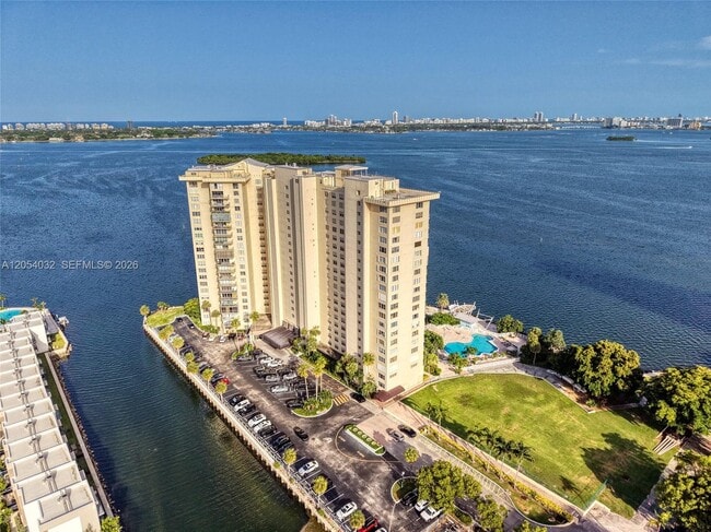 Building Photo - 11111 Biscayne Blvd