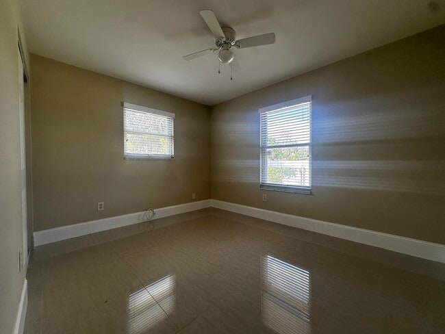 Building Photo - 3500 Lake Ave