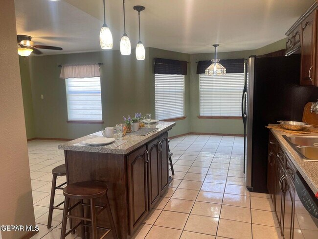 Building Photo - 808 Merriman Dr
