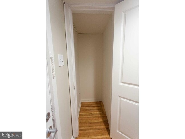 Building Photo - 413 S 11th St