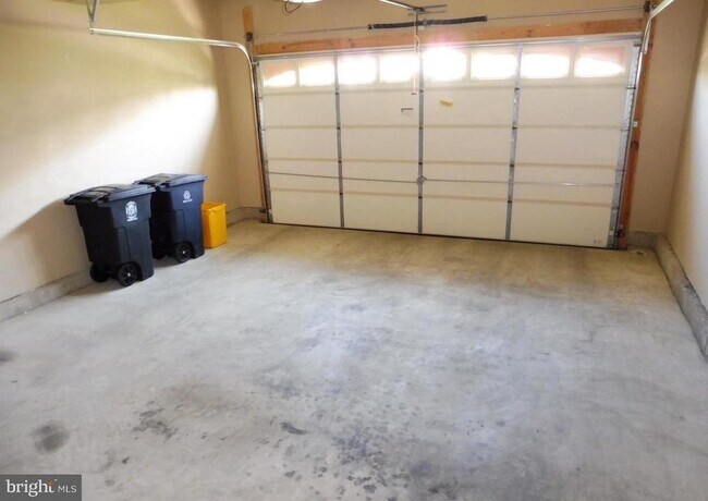 Building Photo - 4807 River Creek Terrace