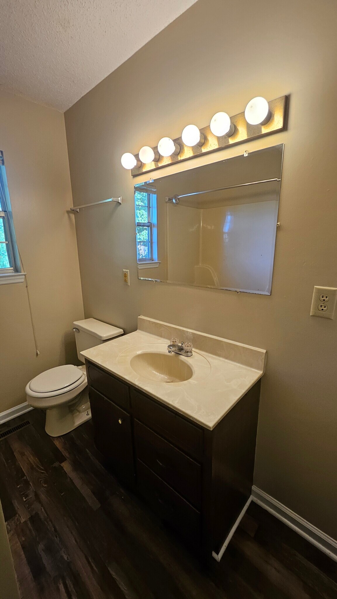 Building Photo - 4465 Ellis Cir NW