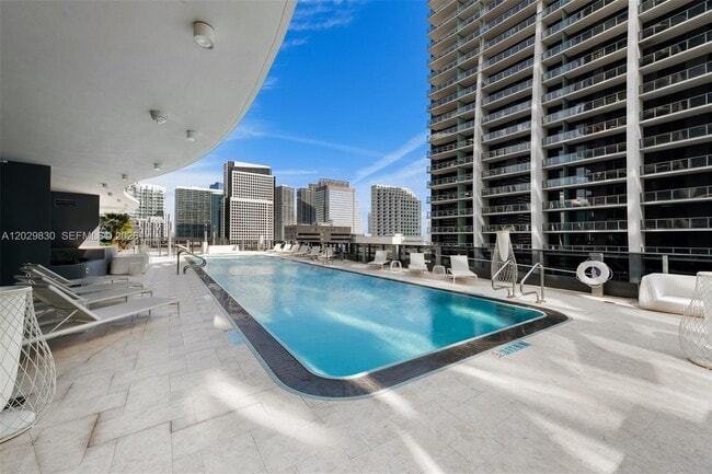 Building Photo - 1000 Brickell Plaza