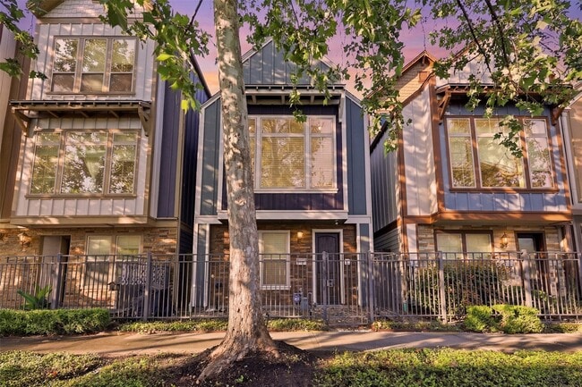 Building Photo - 1816 Dennis St