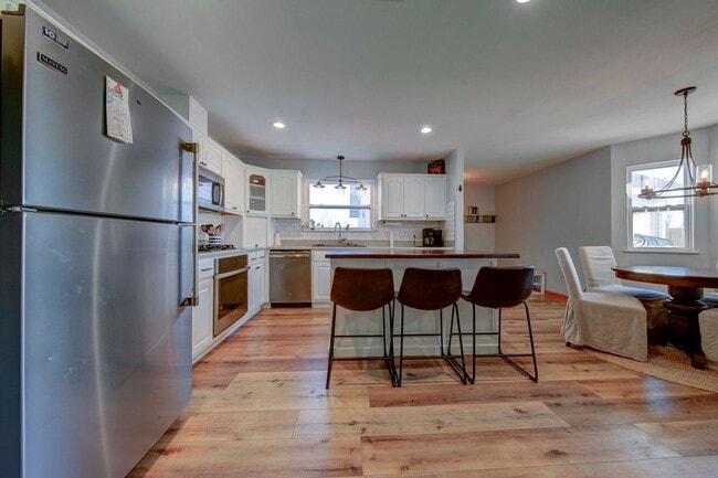 Building Photo - 1007 Cypress Ave