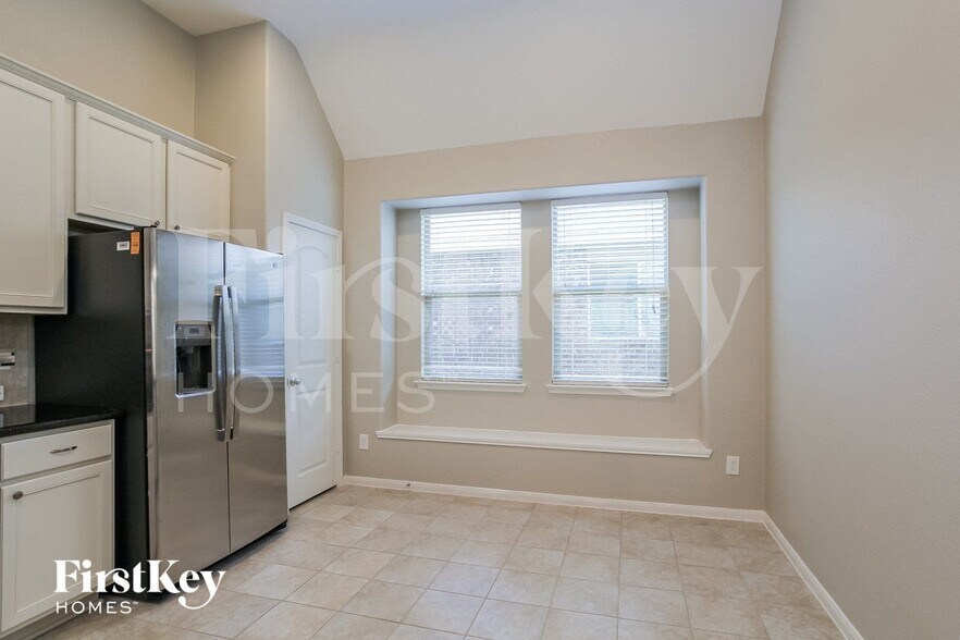 Building Photo - 331 American Black Bear