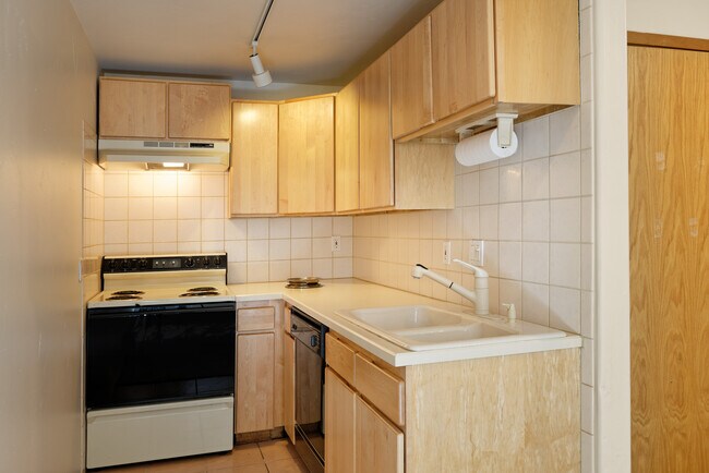 Building Photo - 311 Midland Ave