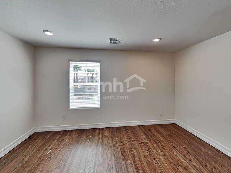 Building Photo - 6138 W Haleh Ave