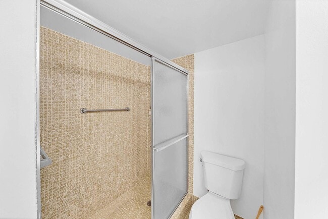 Building Photo - 2049 Hythe A