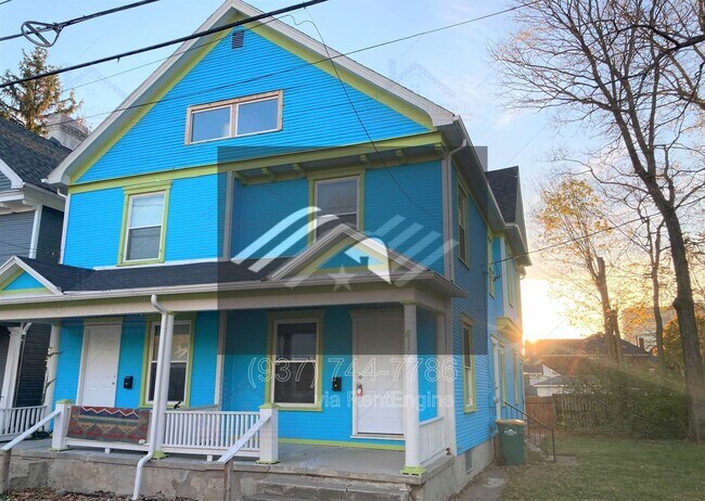 Primary Photo - 419 Alberta St