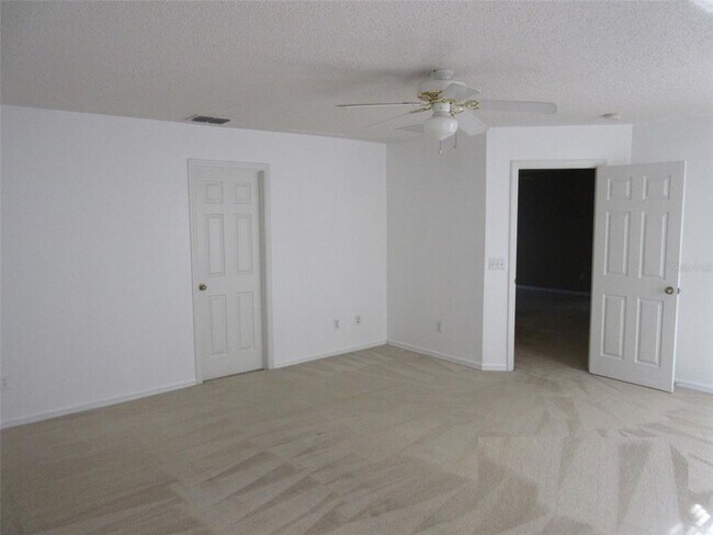 Building Photo - 926 Horseshoe Falls Dr
