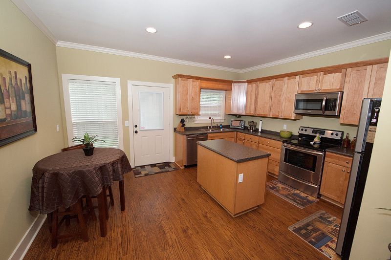 Building Photo - 125 Camden Pl