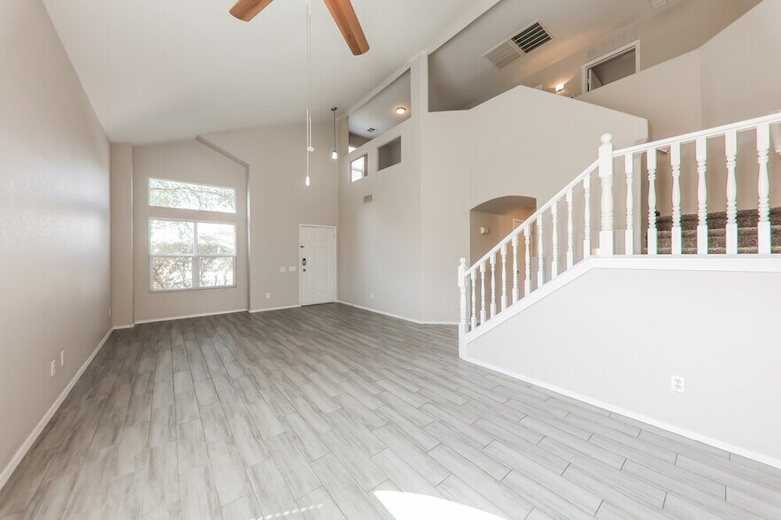 Building Photo - 13042 W Monterey Way