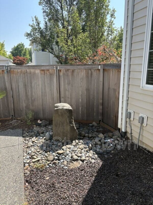 Building Photo - 14375 SE Oregon Trail Dr
