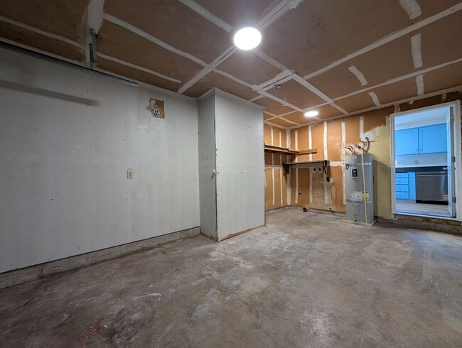 Building Photo - Cozy 2-Bedroom, 1-Bath Duplex in Springfield!