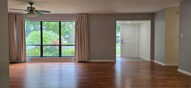 Building Photo - 10188 SW 53rd Ct