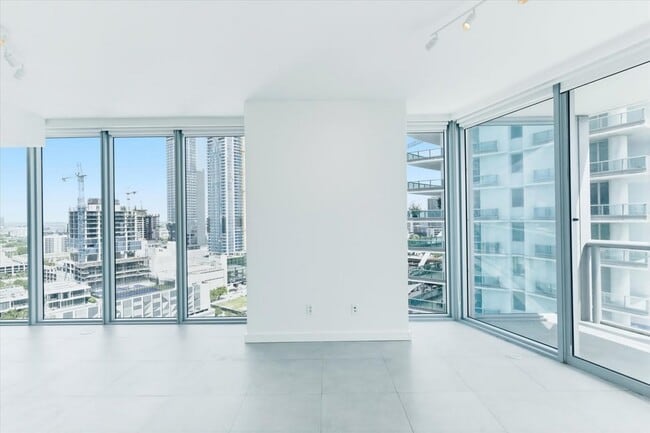 Building Photo - 888 Biscayne Blvd