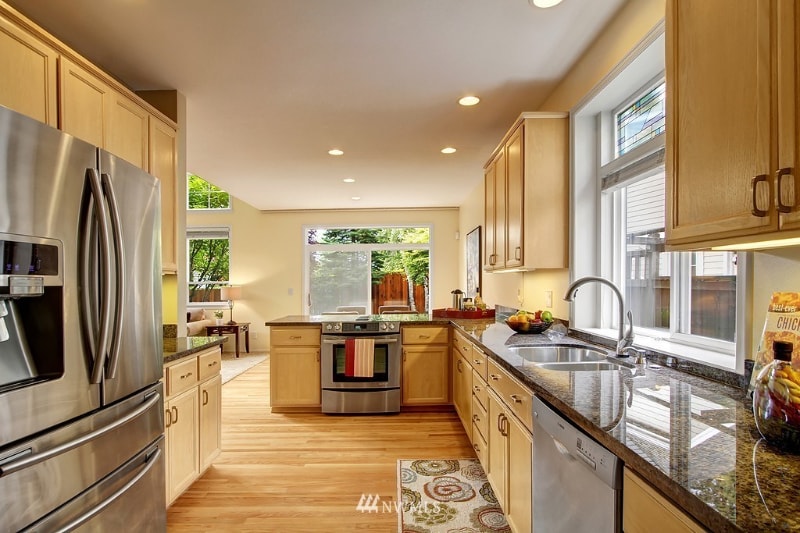 Building Photo - 4220 252nd Ave SE