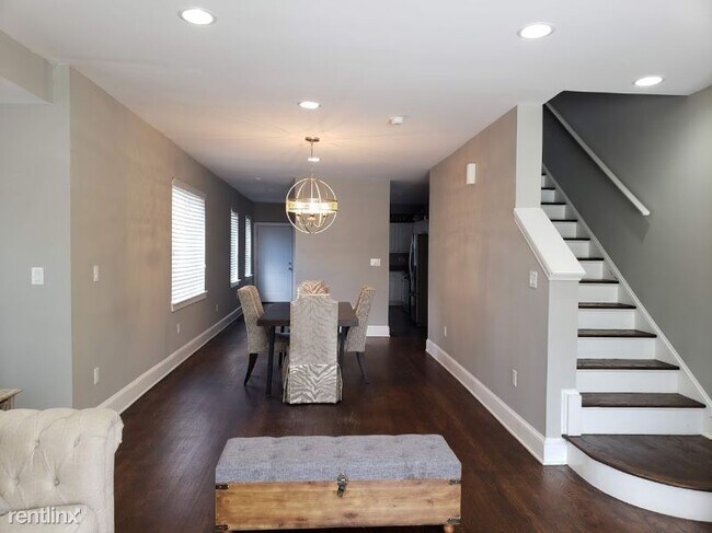 Building Photo - 4 br, 3.5 bath House - 4426 Ord St NE