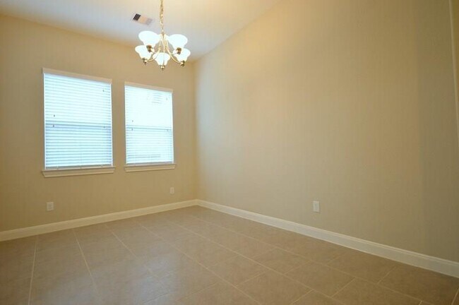Building Photo - 2211 Hidden Meadow Ln