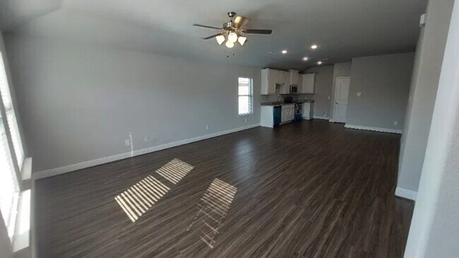 Building Photo - 1425 Waverley Dr