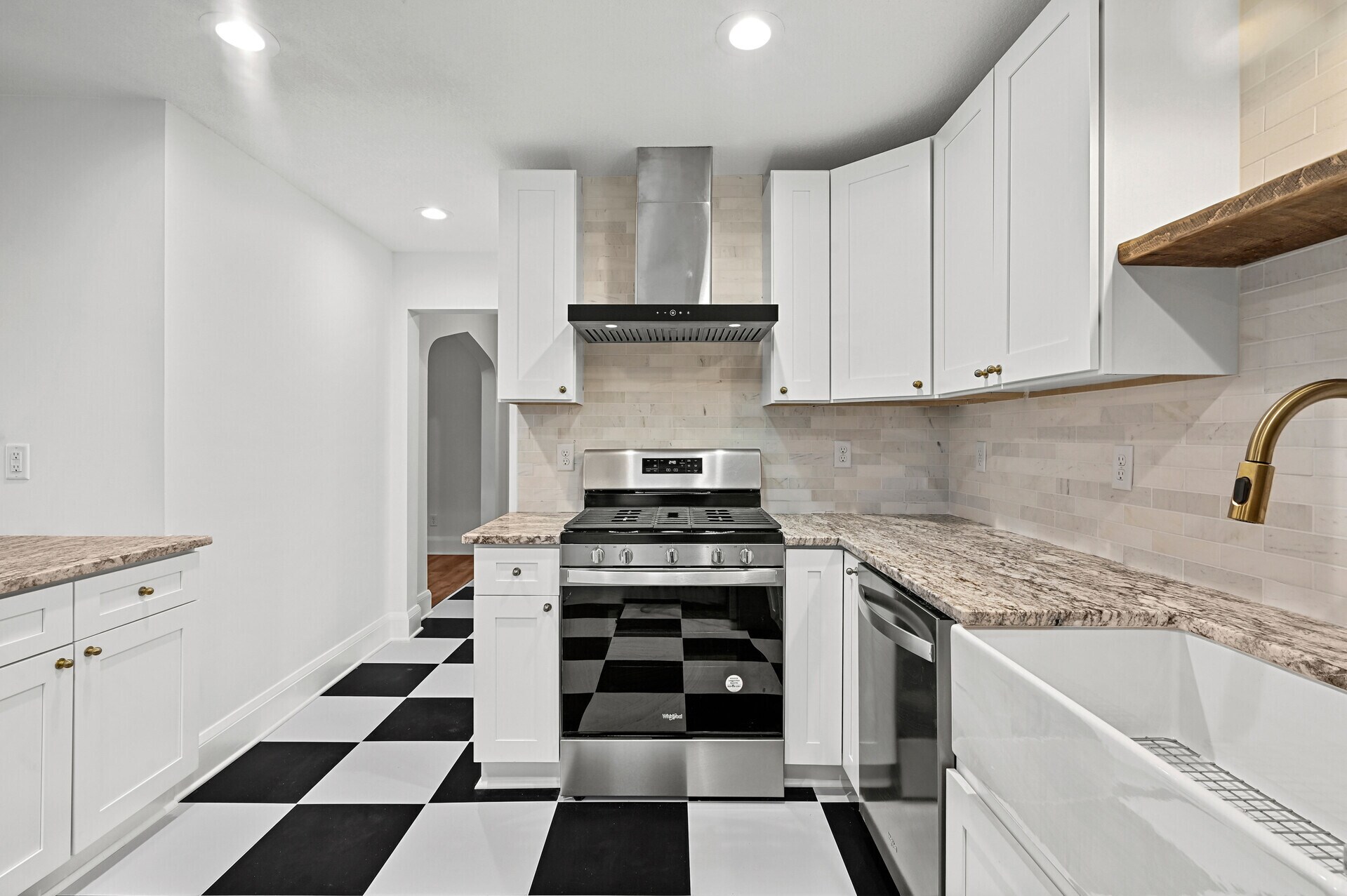 Building Photo - 3127 33rd Ave S