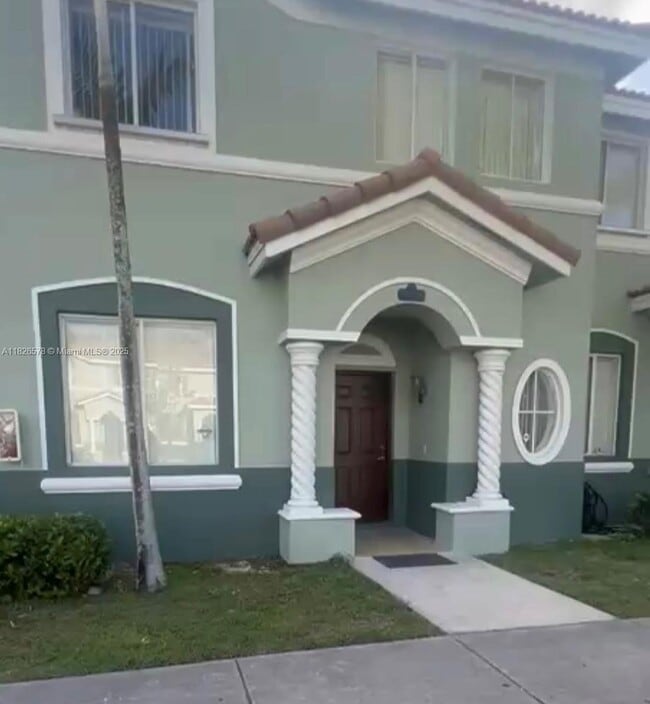 Primary Photo - 2466 SE 15th Pl