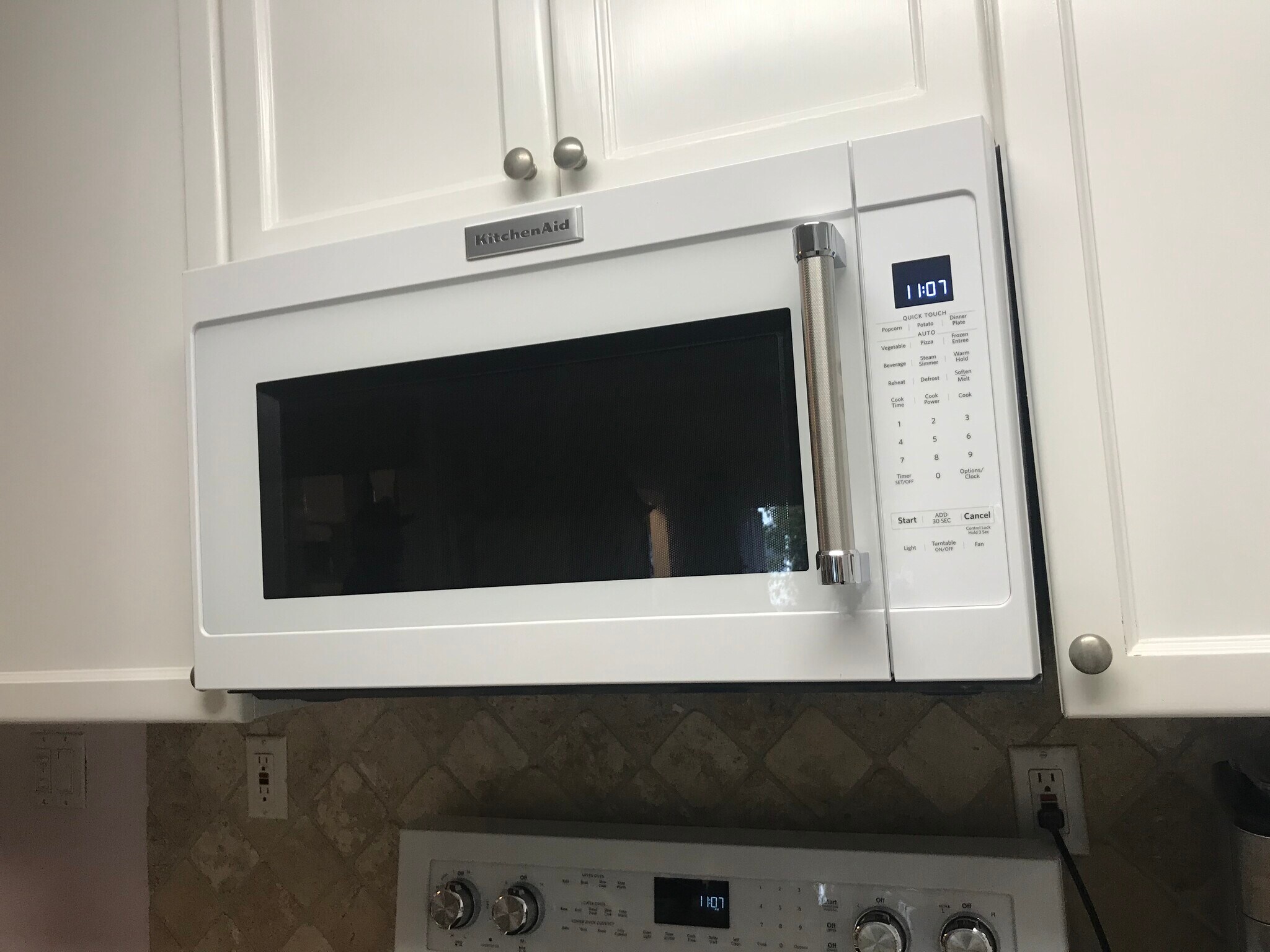 Building Photo - 1345 N Fuller Ave