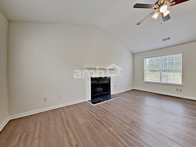 Building Photo - 7132 New Dale Rd