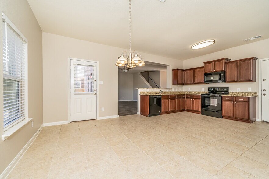 Building Photo - 1226 Juniper Dr