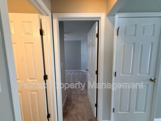 Building Photo - 2508 Lilymount Dr