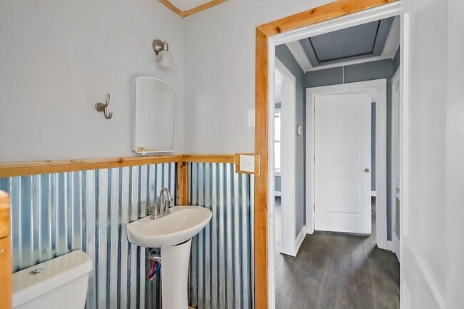 Building Photo - 506 Trinity St