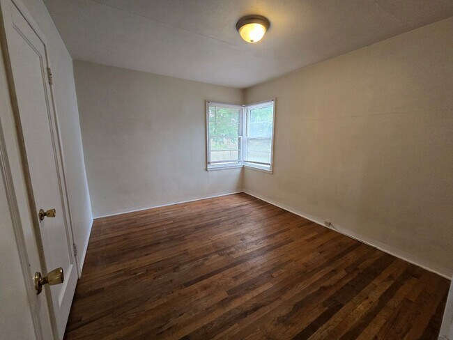 Building Photo - Spokane Valley Home Available Now!