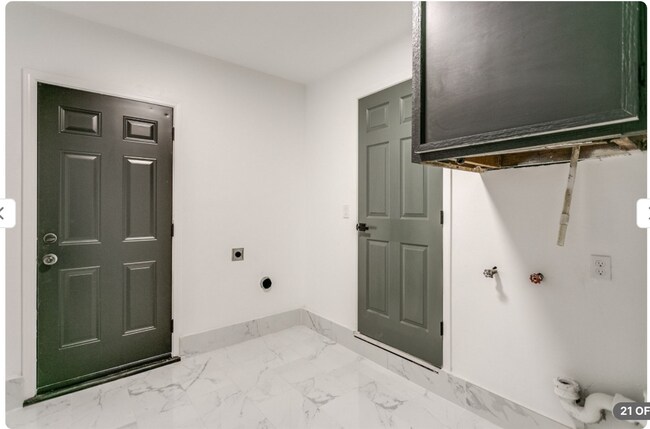 Building Photo - ASK ABOUT OUR VALENTINES DAY MOVE-IN SPECI...