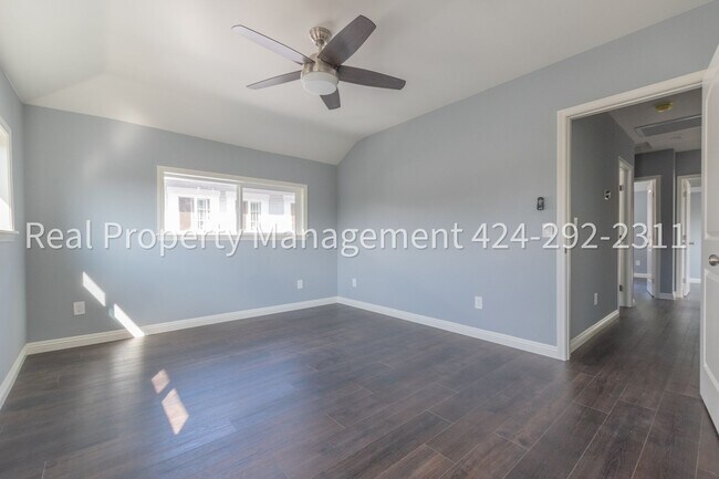 Building Photo - 1354 E 23rd St