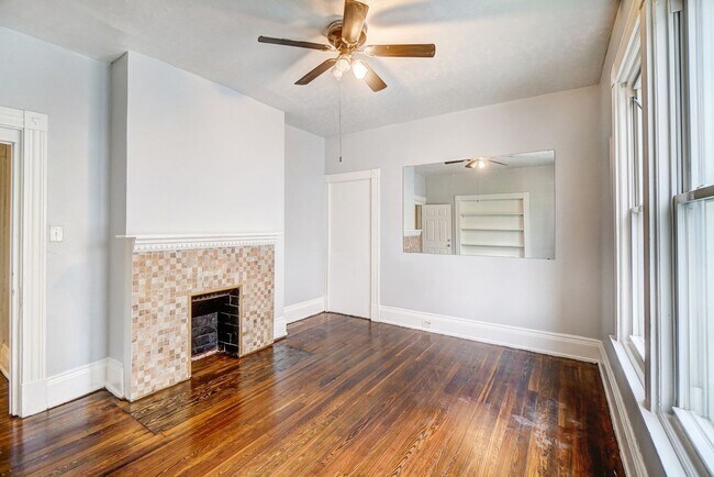 Building Photo - 870 Rockdale Ave