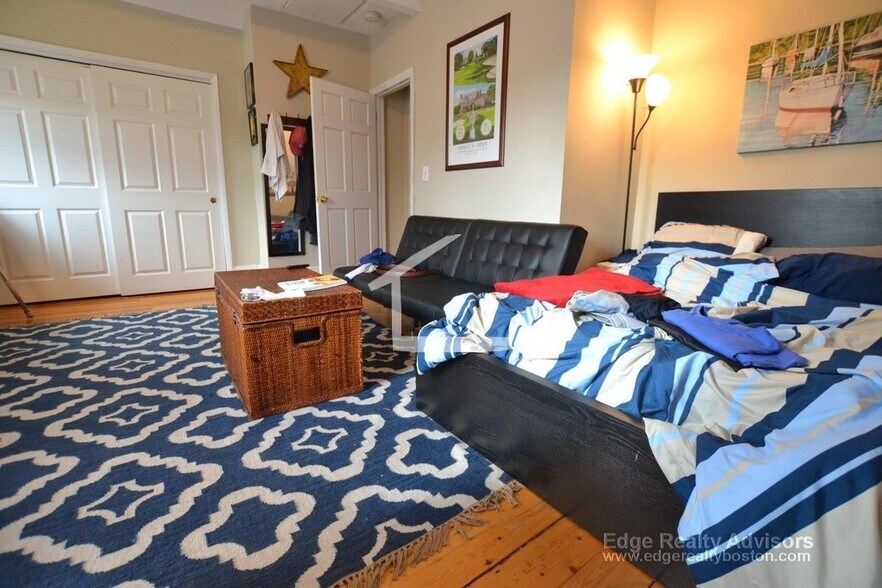 Building Photo - 20 Pratt St