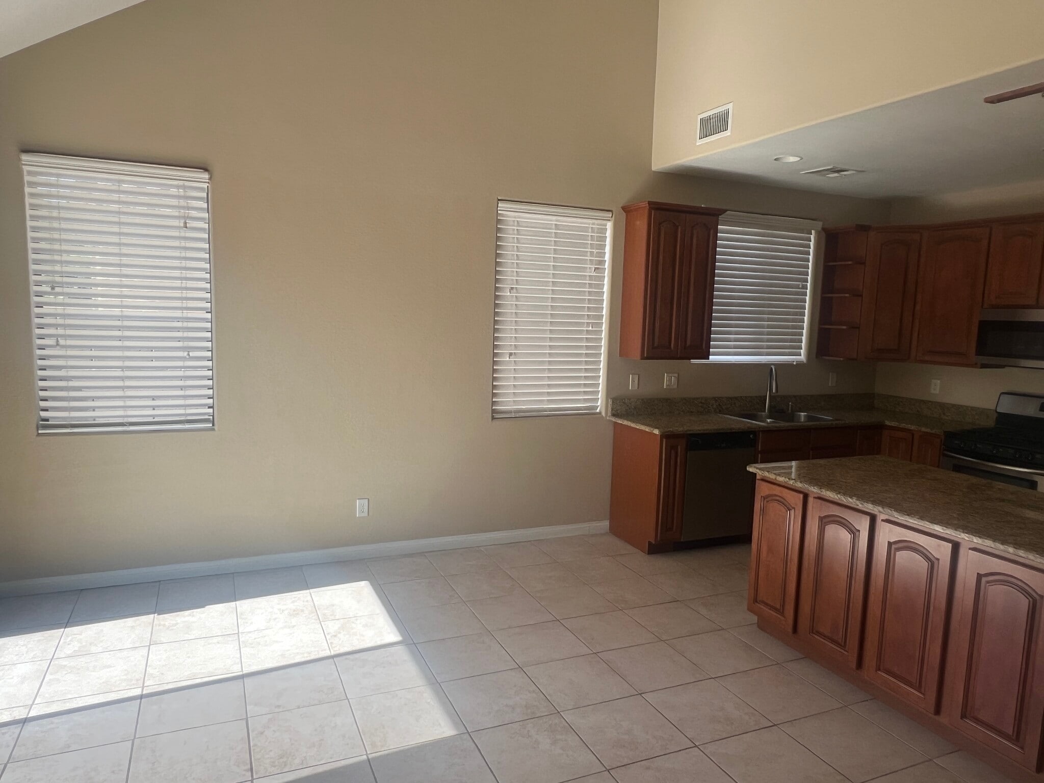 Building Photo - 7341 Rietz Canyon st