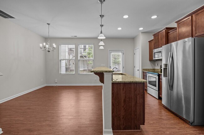 Building Photo - Fantastic 3 Bedroom End-unit Townhome with...