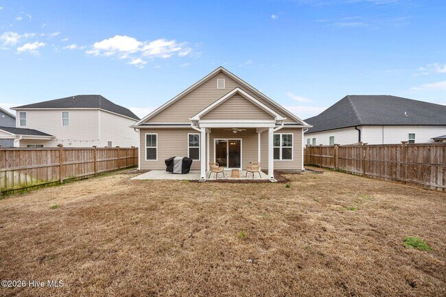 Building Photo - 3 Bed 2 Bath Unfurnished Single Family Home