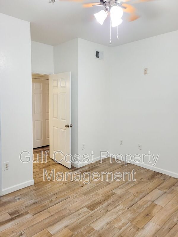 Building Photo - 4802 51st St W