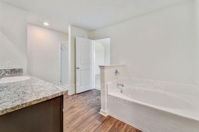 Building Photo - 18505 Quiet Range Dr