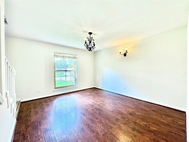 Building Photo - 7914 Oakington Dr