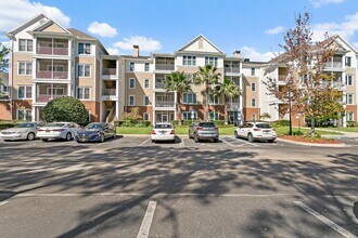 Building Photo - Beautiful Wolf Creek condo available now!