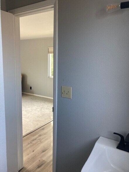 Building Photo - 3721 Hoen Ave