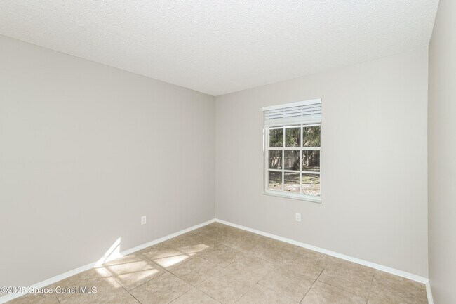 Building Photo - 1084 Thompson Rd SW